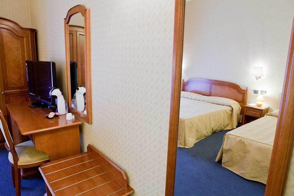 Hotel Amadeus Rome Bagian luar foto