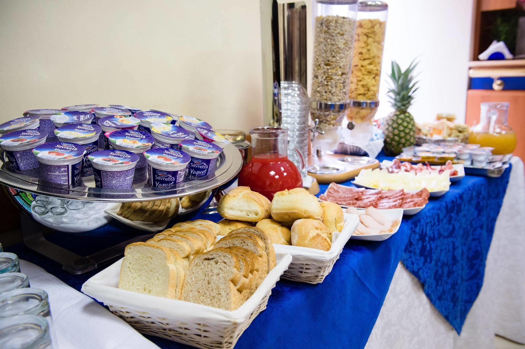 Hotel Amadeus Rome Bagian luar foto